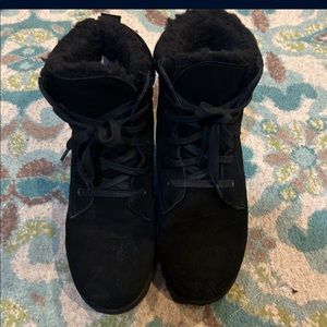 Women’s black fuzzy boots